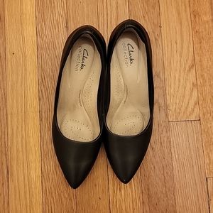 Black Clarks Kataleyna Pump in size 8.5